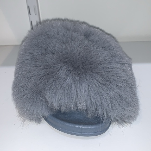 GREY FUR SLIDES 285 - Picture 5 of 7